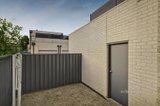 https://images.listonce.com.au/custom/160x/listings/28-damask-way-mernda-vic-3754/989/01652989_img_08.jpg?UzBLxaLvHzk