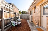 https://images.listonce.com.au/custom/160x/listings/28-darebin-boulevard-reservoir-vic-3073/120/01563120_img_09.jpg?1kvhLs2PwTg