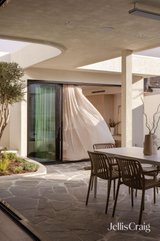 https://images.listonce.com.au/custom/160x/listings/28-diamond-street-niddrie-vic-3042/427/01903427_img_18.jpg?Exl6XceNUdM