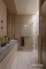 https://images.listonce.com.au/custom/160x/listings/28-diamond-street-niddrie-vic-3042/427/01903427_img_21.jpg?DzsNtgnq9Ao