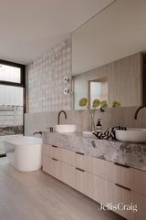 https://images.listonce.com.au/custom/160x/listings/28-diamond-street-niddrie-vic-3042/427/01903427_img_22.jpg?R_reIW4eu3k
