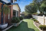 https://images.listonce.com.au/custom/160x/listings/28-edgar-street-kingsville-vic-3012/284/01977284_img_09.jpg?x_8VncS1lqY