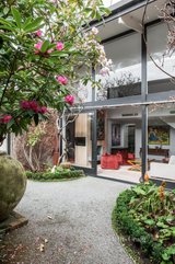 https://images.listonce.com.au/custom/160x/listings/28-elizabeth-street-malvern-vic-3144/658/01567658_img_09.jpg?eQXdyt4HAAM