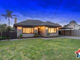 https://images.listonce.com.au/custom/160x/listings/28-glendale-court-kilsyth-vic-3137/361/01526361_img_01.jpg?fJckAgoO8fI