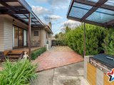 https://images.listonce.com.au/custom/160x/listings/28-glendale-court-kilsyth-vic-3137/361/01526361_img_17.jpg?W4O4bZj2So0