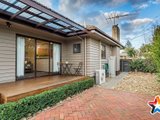 https://images.listonce.com.au/custom/160x/listings/28-glendale-court-kilsyth-vic-3137/361/01526361_img_18.jpg?tOoI16WkkKo