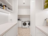 https://images.listonce.com.au/custom/160x/listings/28-heads-road-donvale-vic-3111/260/01781260_img_15.jpg?OM96sL0jJ3Q