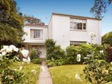https://images.listonce.com.au/custom/160x/listings/28-hertford-crescent-balwyn-vic-3103/812/01683812_img_09.jpg?8wEedrMtj2g