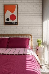 https://images.listonce.com.au/custom/160x/listings/28-laura-place-fitzroy-north-vic-3068/848/01980848_img_09.jpg?_6hFJ4jsk-I