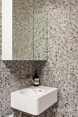 https://images.listonce.com.au/custom/160x/listings/28-laura-place-fitzroy-north-vic-3068/848/01980848_img_10.jpg?Q-PnTd-zRoQ