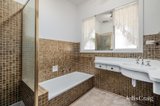 https://images.listonce.com.au/custom/160x/listings/28-mcculloch-street-nunawading-vic-3131/864/01781864_img_06.jpg?gz1hFtKDBj8
