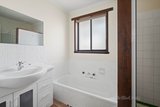 https://images.listonce.com.au/custom/160x/listings/28-midlands-drive-ballarat-north-vic-3350/048/01819048_img_07.jpg?wURpcZ6VJDA