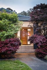 https://images.listonce.com.au/custom/160x/listings/28-monckton-road-templestowe-vic-3106/139/01298139_img_19.jpg?Sixmf5YQlso