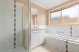 https://images.listonce.com.au/custom/160x/listings/28-newhaven-avenue-st-albans-park-vic-3219/524/01698524_img_07.jpg?HMmAYNGiYMw