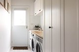 https://images.listonce.com.au/custom/160x/listings/28-newstead-road-maldon-vic-3463/963/01774963_img_07.jpg?jm5XsQpQJSo