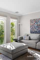 https://images.listonce.com.au/custom/160x/listings/28-park-street-malvern-vic-3144/642/01947642_img_11.jpg?XOH0NaSbyFE