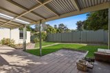 https://images.listonce.com.au/custom/160x/listings/28-ray-street-castlemaine-vic-3450/715/01343715_img_12.jpg?oEXv2UWOPiE