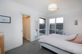 https://images.listonce.com.au/custom/160x/listings/28-russell-place-williamstown-vic-3016/136/01735136_img_15.jpg?ahabXcN4o18