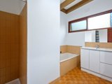 https://images.listonce.com.au/custom/160x/listings/28-woodhurst-grove-kalorama-vic-3766/959/01524959_img_11.jpg?DIoQzpn__ug
