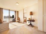 https://images.listonce.com.au/custom/160x/listings/28166-toorak-road-west-south-yarra-vic-3141/944/01731944_img_03.jpg?ZppgF0fcCdM