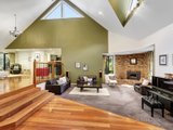 https://images.listonce.com.au/custom/160x/listings/281a-cambridge-road-mooroolbark-vic-3138/190/00621190_img_04.jpg?O9-J7HhihbQ