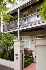 https://images.listonce.com.au/custom/160x/listings/282-mckean-street-fitzroy-north-vic-3068/352/01142352_img_16.jpg?evG3_MNywls