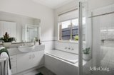 https://images.listonce.com.au/custom/160x/listings/282-st-helena-road-st-helena-vic-3088/068/01977068_img_09.jpg?Uth0GwP75bo