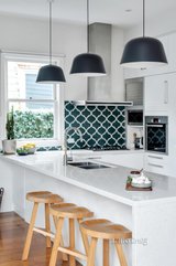 https://images.listonce.com.au/custom/160x/listings/283-albion-street-brunswick-vic-3056/338/01357338_img_19.jpg?_M0DS_FCKaE