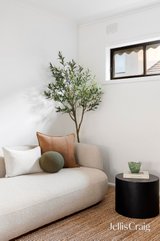 https://images.listonce.com.au/custom/160x/listings/287-greenwood-drive-watsonia-vic-3087/652/01948652_img_17.jpg?6YvCZb8bJFk