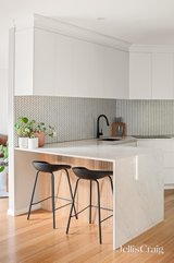 https://images.listonce.com.au/custom/160x/listings/28a-vincent-street-edithvale-vic-3196/432/01741432_img_06.jpg?zZKhkJIOc5Y