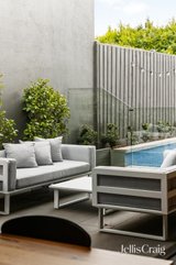 https://images.listonce.com.au/custom/160x/listings/28b-florence-street-brighton-east-vic-3187/974/01947974_img_19.jpg?x3oaw27wVpY