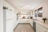 https://images.listonce.com.au/custom/160x/listings/29-alpine-boulevard-launching-place-vic-3139/953/01727953_img_04.jpg?prwet6VEtpI