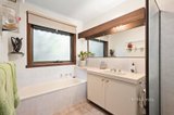 https://images.listonce.com.au/custom/160x/listings/29-beaulieu-avenue-lilydale-vic-3140/742/01767742_img_14.jpg?-aHwUkmTzo0