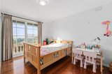 https://images.listonce.com.au/custom/160x/listings/29-caithness-crescent-glen-waverley-vic-3150/176/01705176_img_09.jpg?YpfhQx4CVpI