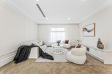 https://images.listonce.com.au/custom/160x/listings/29-canova-drive-glen-waverley-vic-3150/729/01703729_img_15.jpg?AdopiLLKnwk