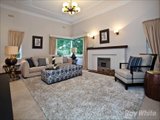 https://images.listonce.com.au/custom/160x/listings/29-celia-street-glen-iris-vic-3146/719/01658719_img_07.jpg?W9wQSfq84Vk