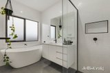 https://images.listonce.com.au/custom/160x/listings/29-columbia-boulevard-chirnside-park-vic-3116/677/00759677_img_08.jpg?EK5KHPVxog4