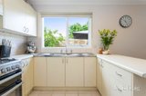 https://images.listonce.com.au/custom/160x/listings/29-eastmead-road-croydon-vic-3136/733/01924733_img_03.jpg?eO8OwrTxhNI