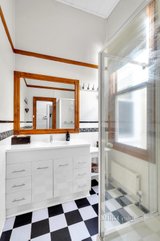 https://images.listonce.com.au/custom/160x/listings/29-glenlyon-road-brunswick-vic-3056/044/01282044_img_03.jpg?nyQ196-8VOc