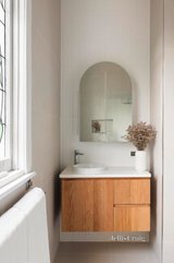 https://images.listonce.com.au/custom/160x/listings/29-green-street-ivanhoe-vic-3079/942/01691942_img_08.jpg?9qIU-zjZSz0