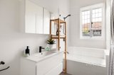 https://images.listonce.com.au/custom/160x/listings/29-green-street-ivanhoe-vic-3079/942/01691942_img_11.jpg?uwJzSI3490Y