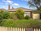 https://images.listonce.com.au/custom/160x/listings/29-hayes-road-strathmore-vic-3041/486/00847486_img_01.jpg?KwvrcM1YA_8