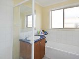 https://images.listonce.com.au/custom/160x/listings/29-helmer-crescent-east-geelong-vic-3219/580/01699580_img_06.jpg?rFpGhNqUoYA