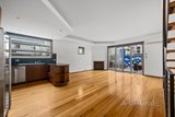 https://images.listonce.com.au/custom/160x/listings/29-howard-street-richmond-vic-3121/527/01609527_img_02.jpg?8cwL4sWrOzw