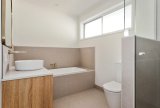 https://images.listonce.com.au/custom/160x/listings/29-kalimna-street-mooroolbark-vic-3138/719/01934719_img_02.jpg?m2pi5N4-4PA