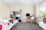 https://images.listonce.com.au/custom/160x/listings/29-lanita-street-delacombe-vic-3356/425/01098425_img_12.jpg?ssGO_n91WYM