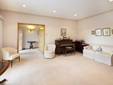 https://images.listonce.com.au/custom/160x/listings/29-layton-crescent-newtown-vic-3220/203/01699203_img_04.jpg?jmGvJuu6wSw