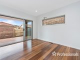 https://images.listonce.com.au/custom/160x/listings/29-leigh-road-croydon-vic-3136/661/01525661_img_11.jpg?avq_--jG11U