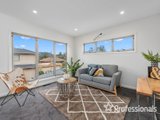 https://images.listonce.com.au/custom/160x/listings/29-leigh-road-croydon-vic-3136/661/01525661_img_15.jpg?mwnbioWbl6Q