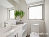 https://images.listonce.com.au/custom/160x/listings/29-leigh-road-croydon-vic-3136/661/01525661_img_22.jpg?mnaZZKXRG6Y